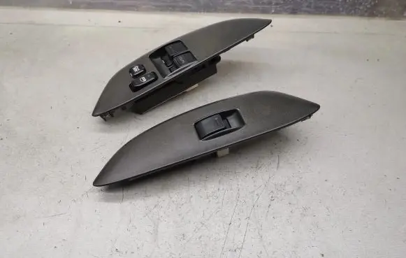 Toyota Yaris Electric window control switch