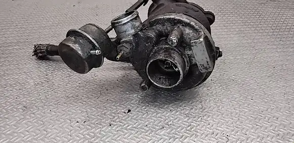 Volkswagen PASSAT B5 Turbo 028145702 3C3008