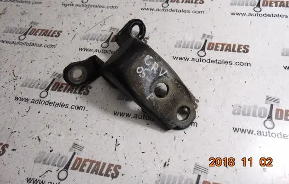 Honda CR-V Front door upper hinge