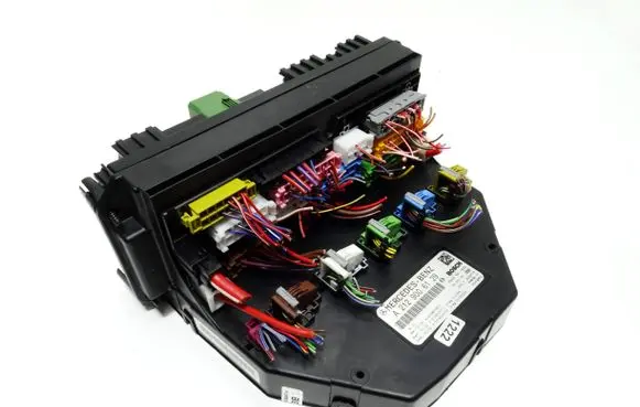 Mercedes-Benz E W212 Fuse module A2129006129 A2129014507 A2129025711