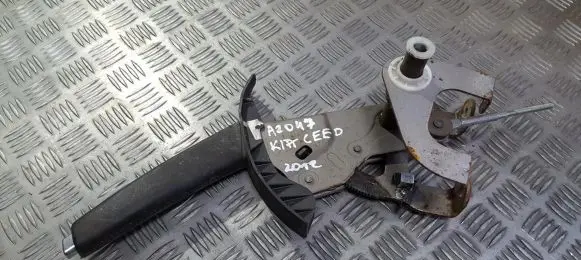 KIA Ceed Handbrake/parking brake lever assembly