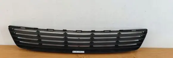 Toyota Auris 150 Front bumper lower grill 5311202080