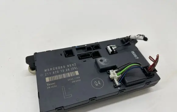 Mercedes-Benz E W211 Door control unit/module A2118701326