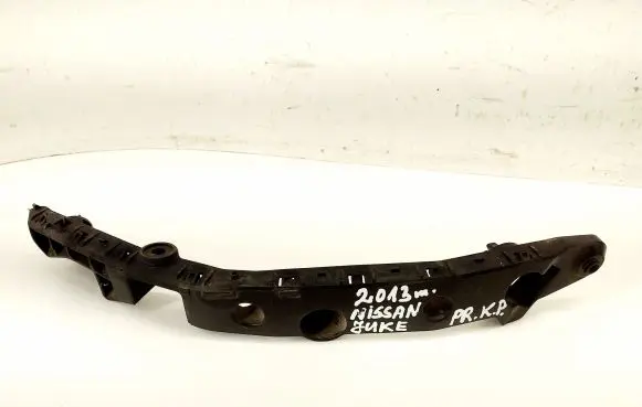 Front bumper mounting bracket