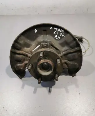 Toyota Corolla Verso E121 Front wheel hub