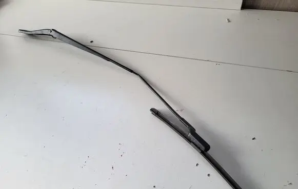 Renault Clio V Windshield/front glass wiper blade 288865010R