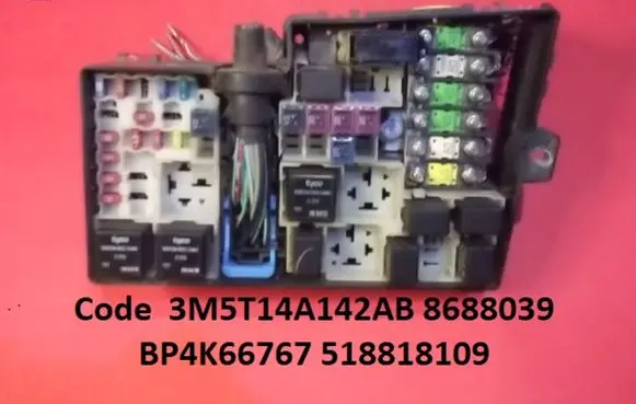 Ford Focus Fuse box set 3M5T14A142AB 8688039