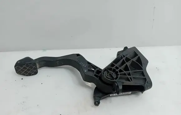 Volkswagen Polo V 6R Clutch pedal 6R0721117B 6R1721059AA