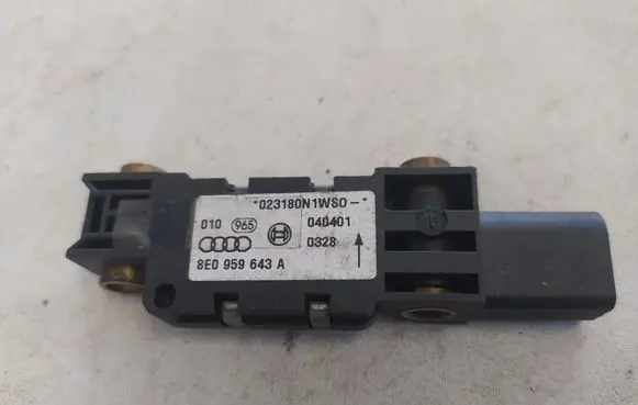 Audi A6 S6 C5 4B Airbag deployment crash/impact sensor 8E0959643A
