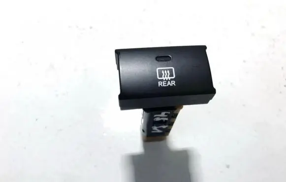 Hyundai Santa Fe Windscreen/window heater switch 202002962 621w05010
