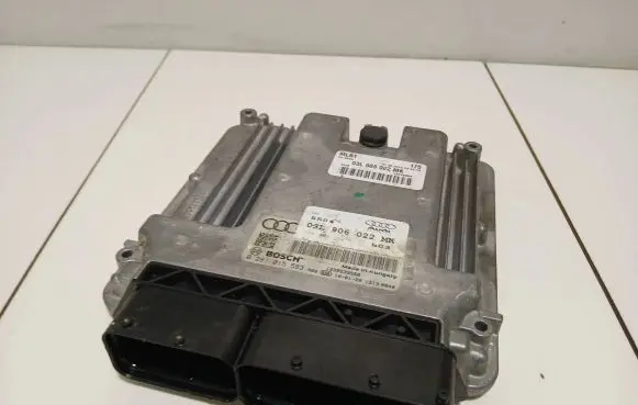 Audi A4 S4 B8 8K Engine control unit/module 03L906022MK 1039S33568 0281015583
