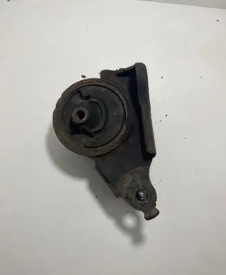 Nissan X-Trail T30 Engine mount bracket