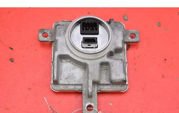 Volvo V40 Voltage converter/converter module 7226115099