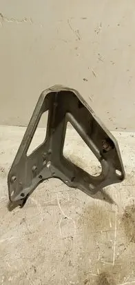 Audi A6 S6 C6 4F Fender mounting bracket 4F0821135