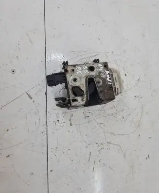 Audi A4 S4 B5 8D Front door lock 401837015D