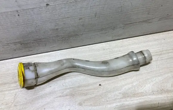 Ford Kuga II Window washer liquid tank fill tube 000003