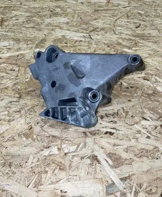 Volkswagen PASSAT B6 Engine mounting bracket 03G199207G 560KTS132