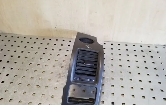 Honda CR-V Dashboard side air vent grill/cover trim 77620SWW