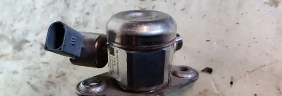 Mercedes-Benz GLA W156 Fuel injection high pressure pump 0261520212
