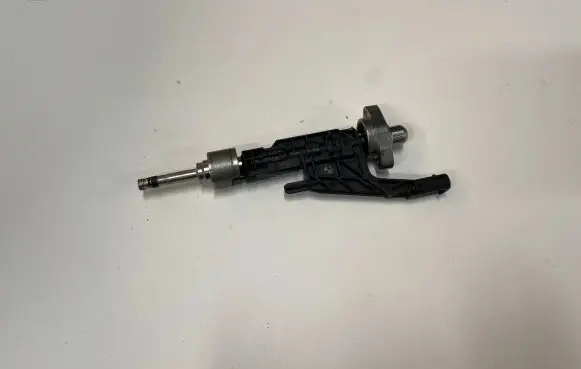 BMW X1 F48 F49 Fuel injector 8656548 0261500437