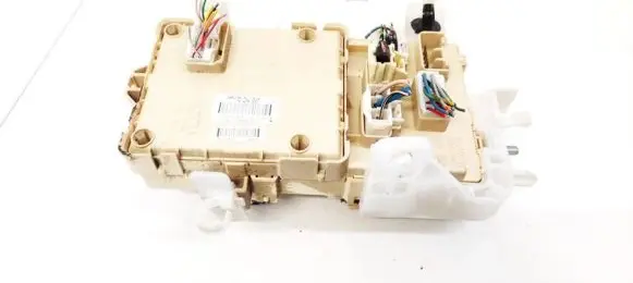 Toyota Corolla Verso AR10 Fuse box set 892210F010 89221-0F010
