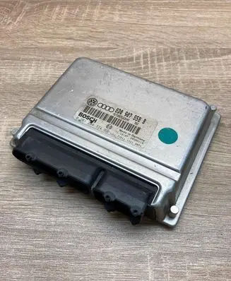 Volkswagen PASSAT B5 Engine control unit/module ECU 8D0907558B 0261204774