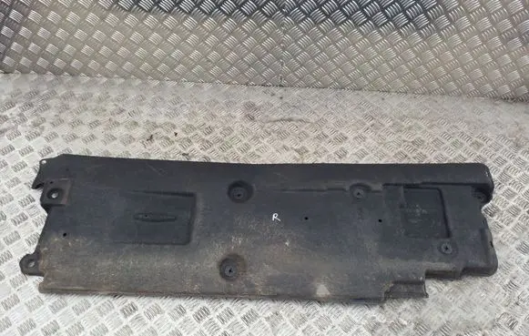 Toyota Avensis T270 Center/middle under tray cover 