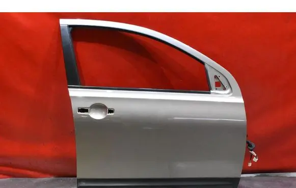Nissan Qashqai Front door