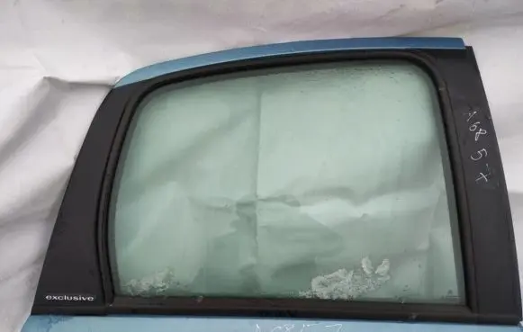 Citroen C3 Rear door window glass