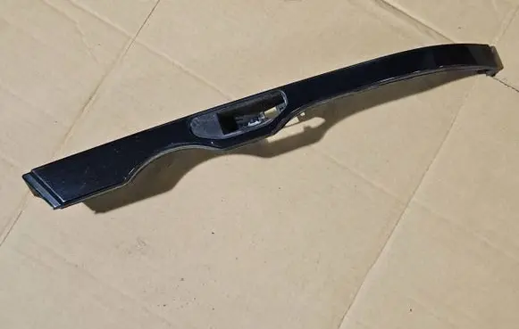 BMW 3 E46 Under headlight/headlamp trim 8231044