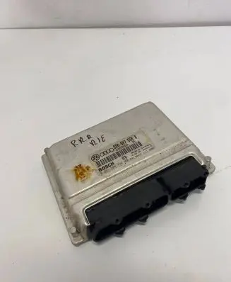 Volkswagen PASSAT B5 Engine control unit/module 8D0907558B 0261204774