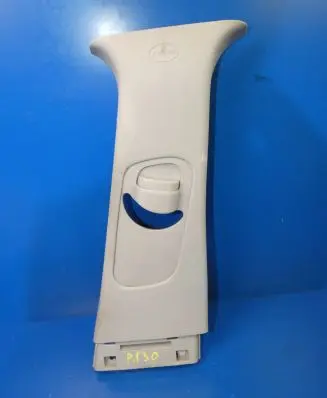Hyundai i30 (B) pillar trim (top)