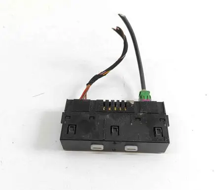 Skoda Enyaq iV USB socket connector 657035736A