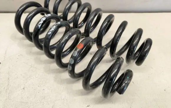 Mercedes-Benz C W205 Rear coil spring 