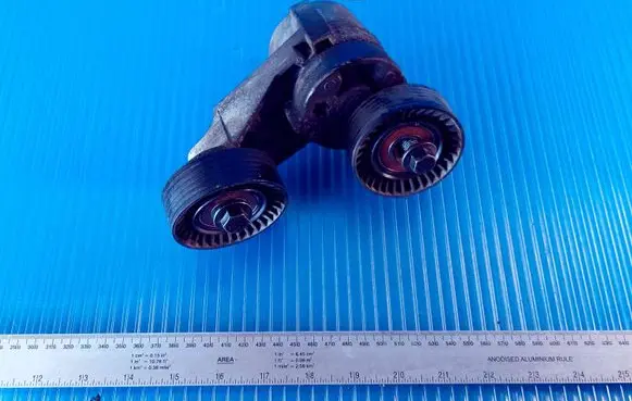 Volvo XC90 Alternator belt tensioner GDALSI9CU3