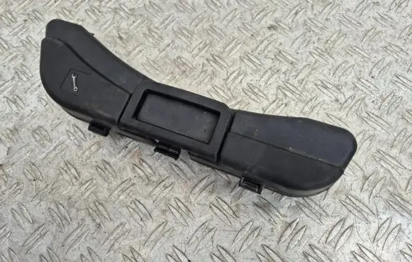 Audi A4 S4 B7 8E 8H Tool box 8E0012111A