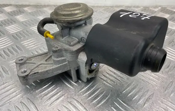 Mercedes-Benz E W212 EGR valve A0021409060