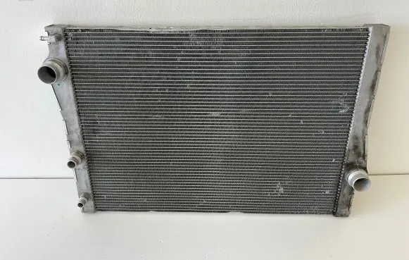 BMW X5 F15 Coolant radiator DC313001 7807624