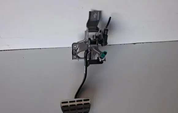 KIA Sportage Brake pedal 32800F1745