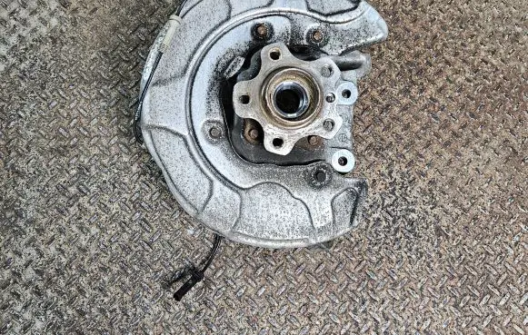 BMW 5 G30 G31 Rear wheel hub 6866338