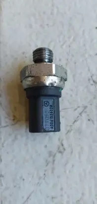 Mercedes-Benz ML W164 Fuel pressure sensor 