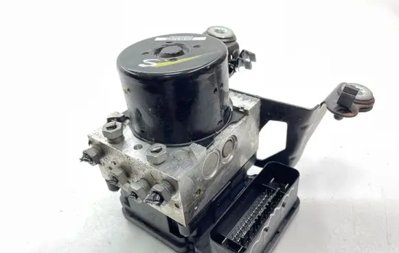Volvo V60 ABS Pump P31329137 10021205434