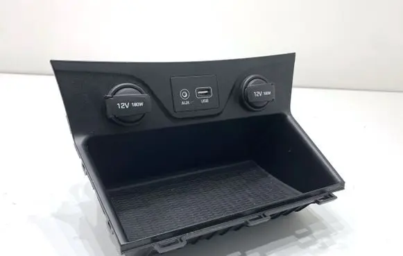 Hyundai Tucson TL USB socket connector 84631D7000