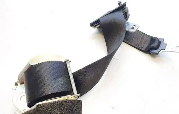 Middle seatbelt (rear)