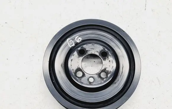 Volkswagen PASSAT B6 Crankshaft pulley 03G105243C