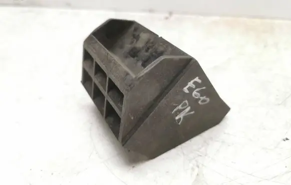 BMW 5 E60 E61 Radiator mount bracket