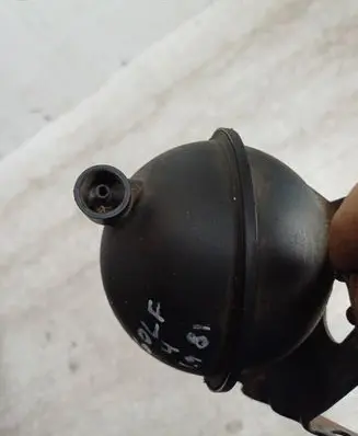 Vacuum air tank