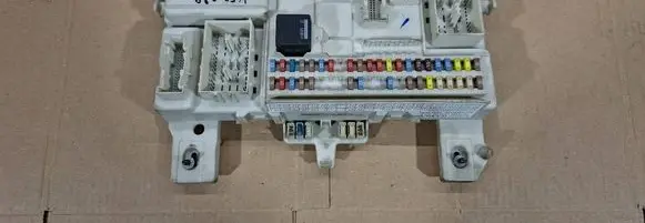 Volvo V50 Fuse module 31254903 519096804 09226553