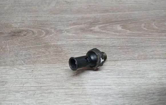Volvo S60 Oil pressure sensor 