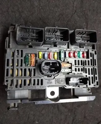 Peugeot 407 Comfort/convenience module 9661682580 BSML0100 S118983001P
